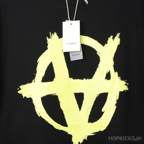 Vetements Anarchy Logo Print T-shirt